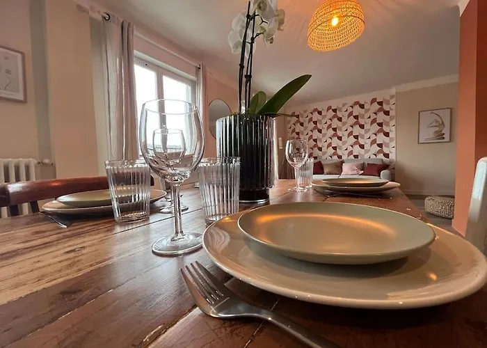 Le Saint Pierre Grand Duplex Hyper Centre, Port 公寓